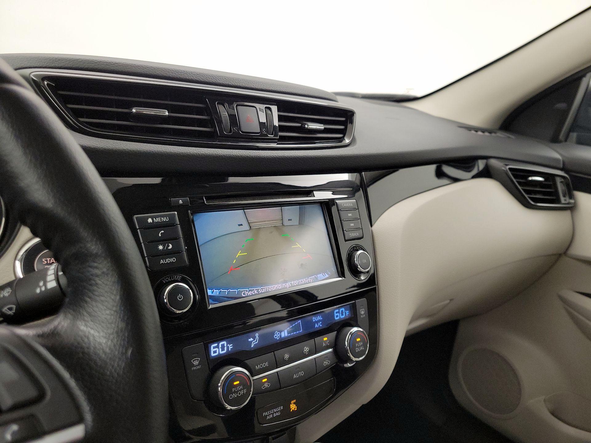 Thumbnail: 2021 Nissan Rogue Sport - 14