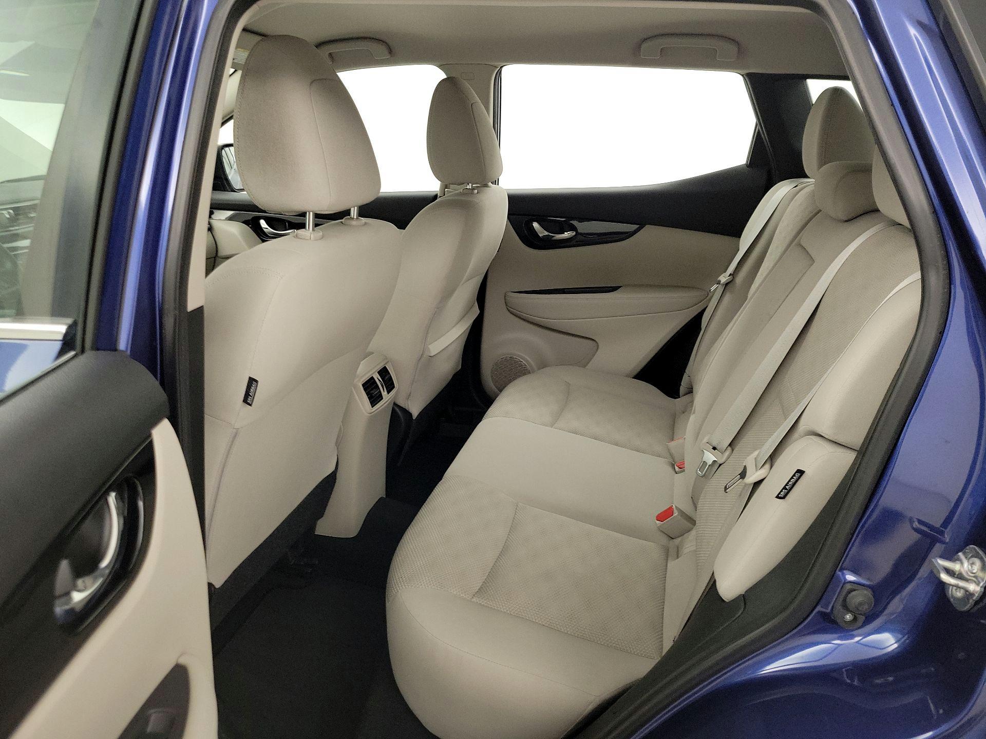 Thumbnail: 2021 Nissan Rogue Sport - 19