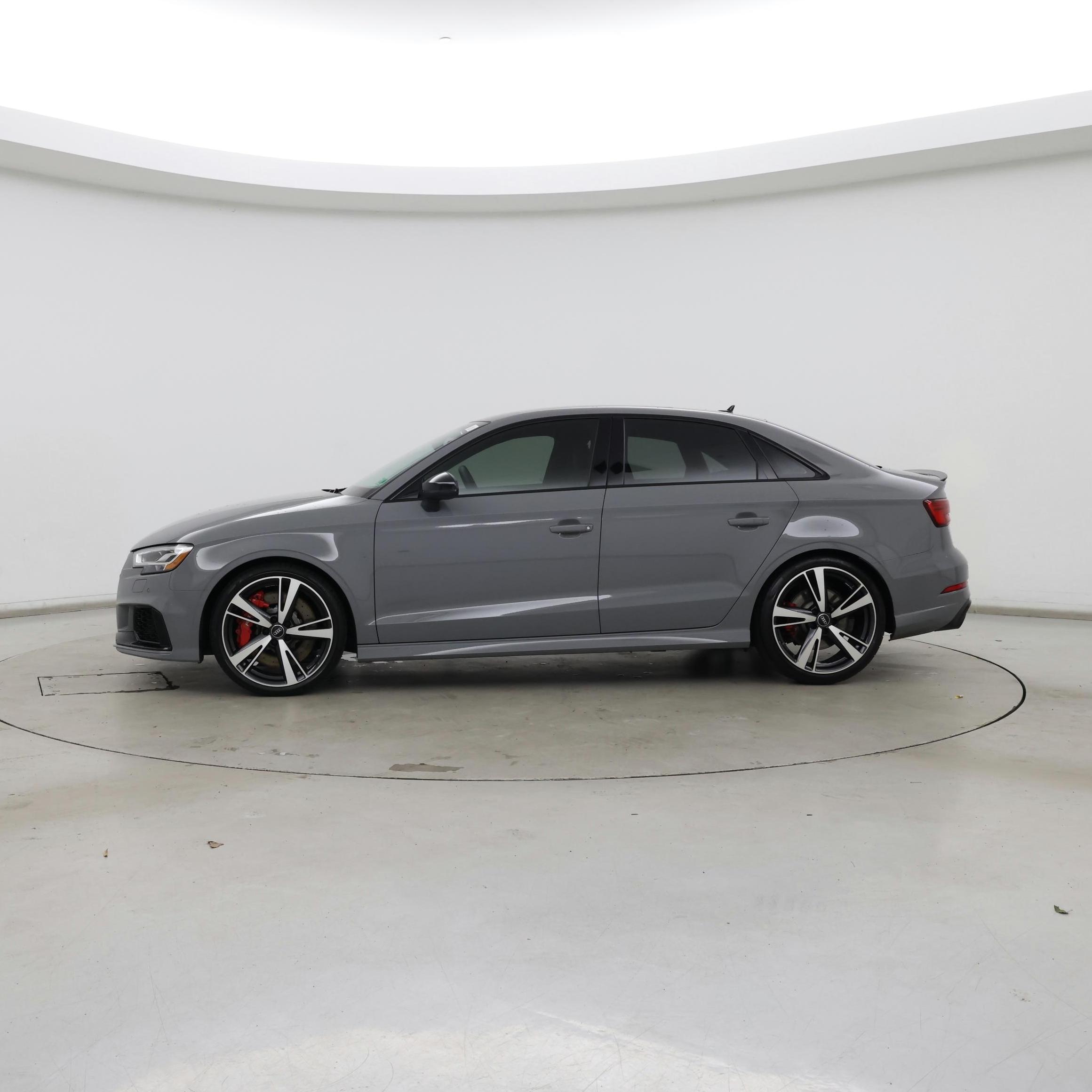 Thumbnail: 2020 Audi RS 3 - 3