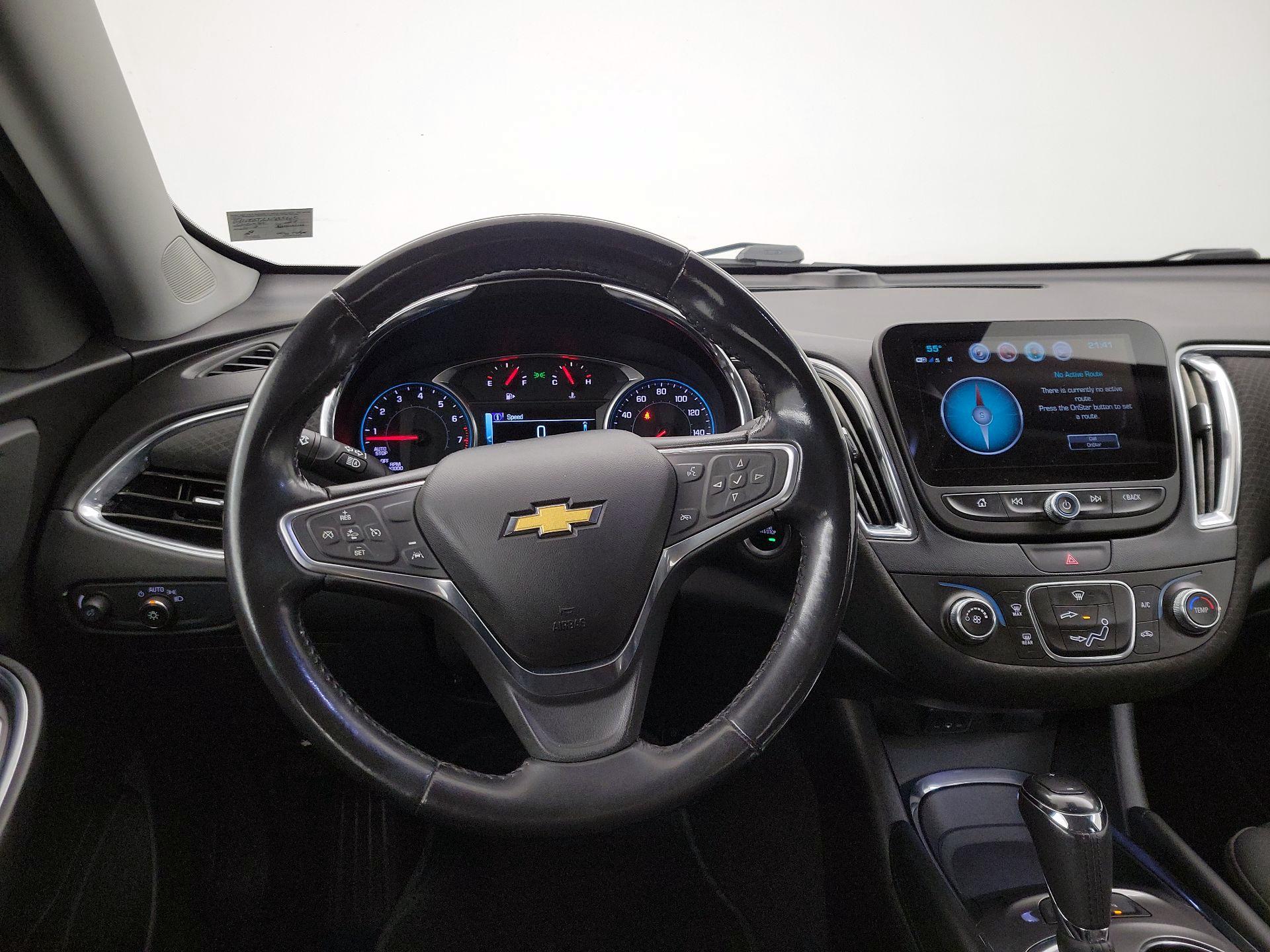 Thumbnail: 2018 Chevrolet Malibu - 10