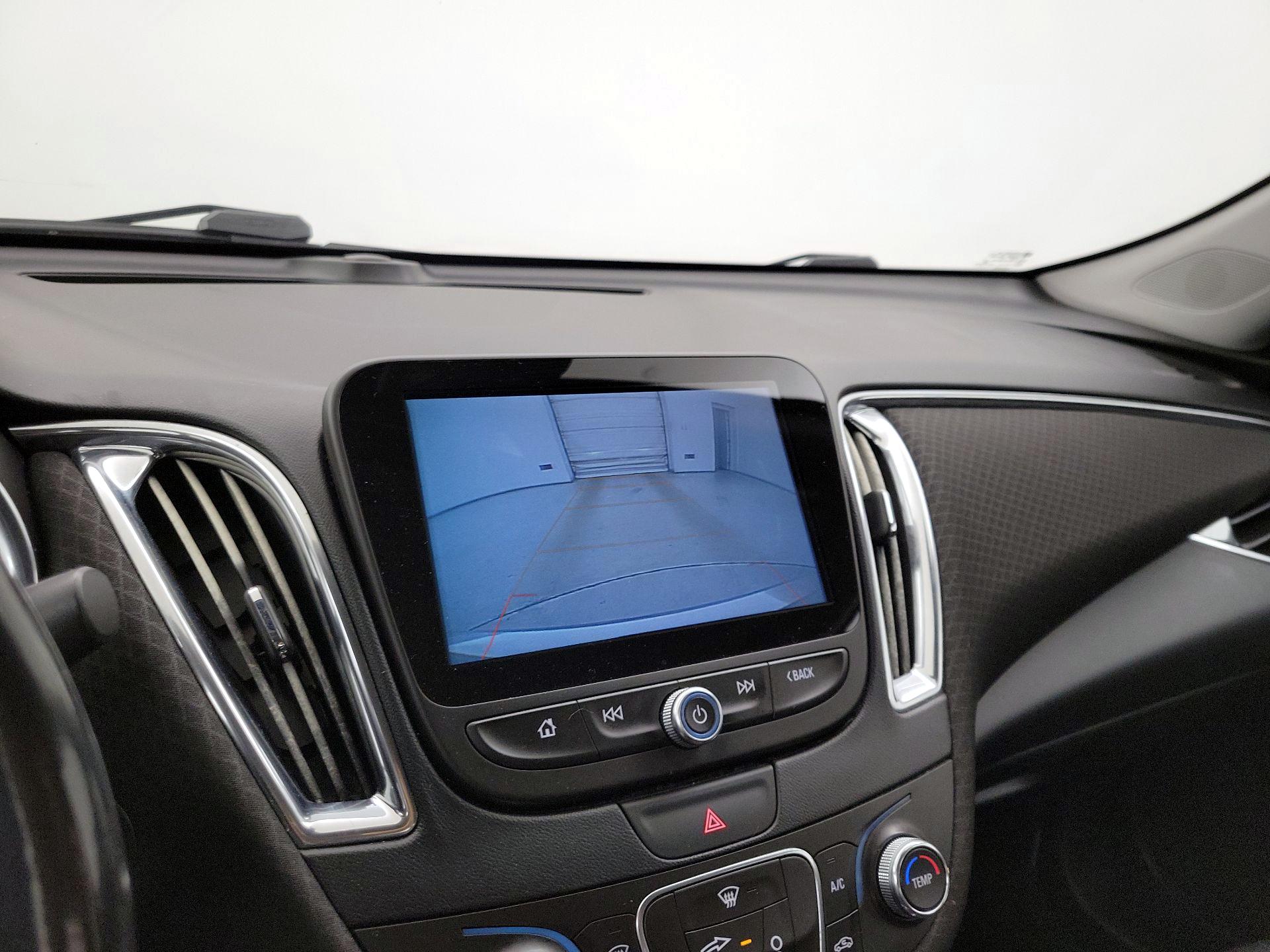 Thumbnail: 2018 Chevrolet Malibu - 14