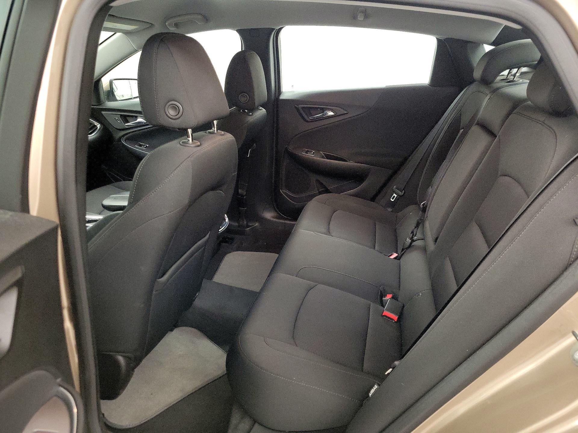 Thumbnail: 2018 Chevrolet Malibu - 19