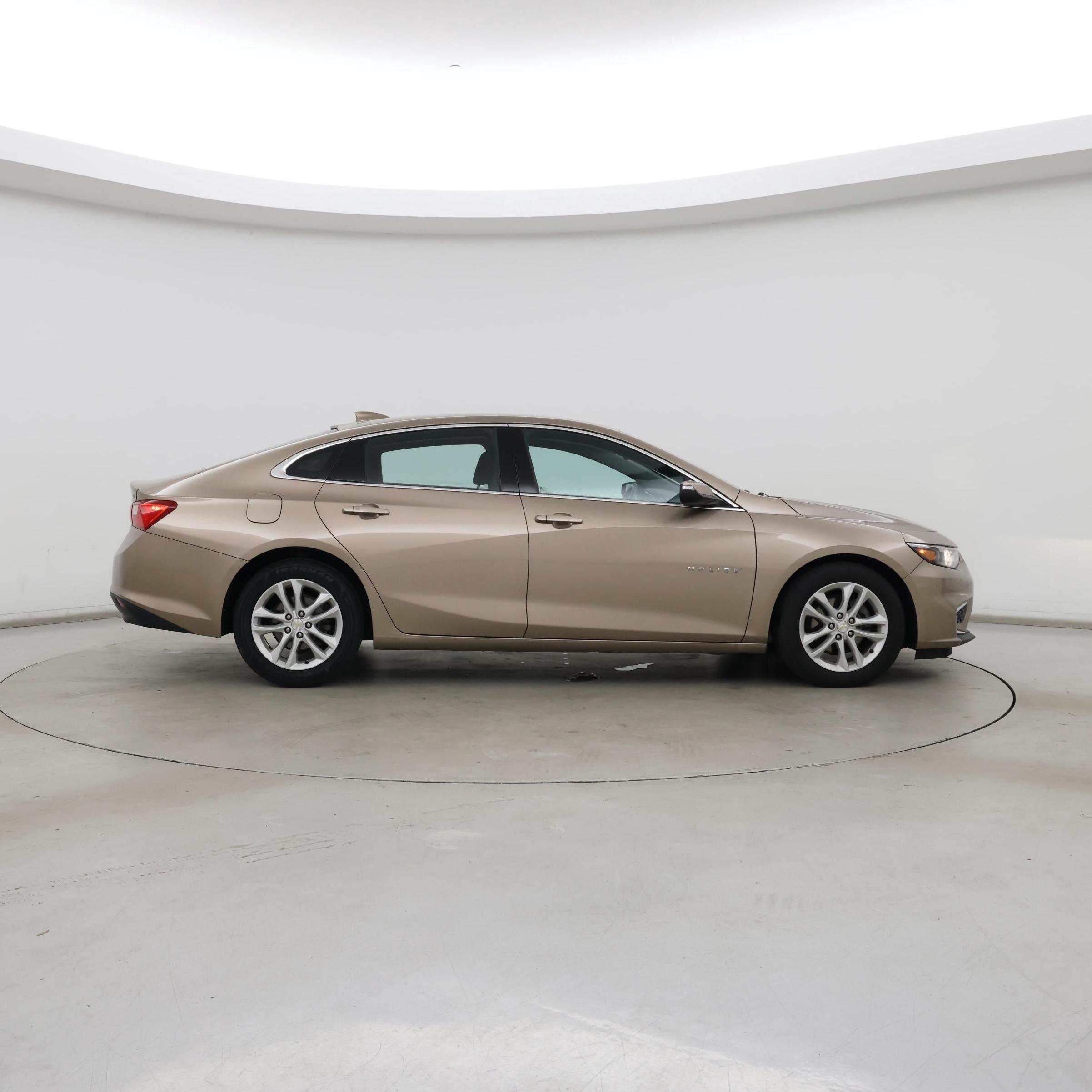 Thumbnail: 2018 Chevrolet Malibu - 7