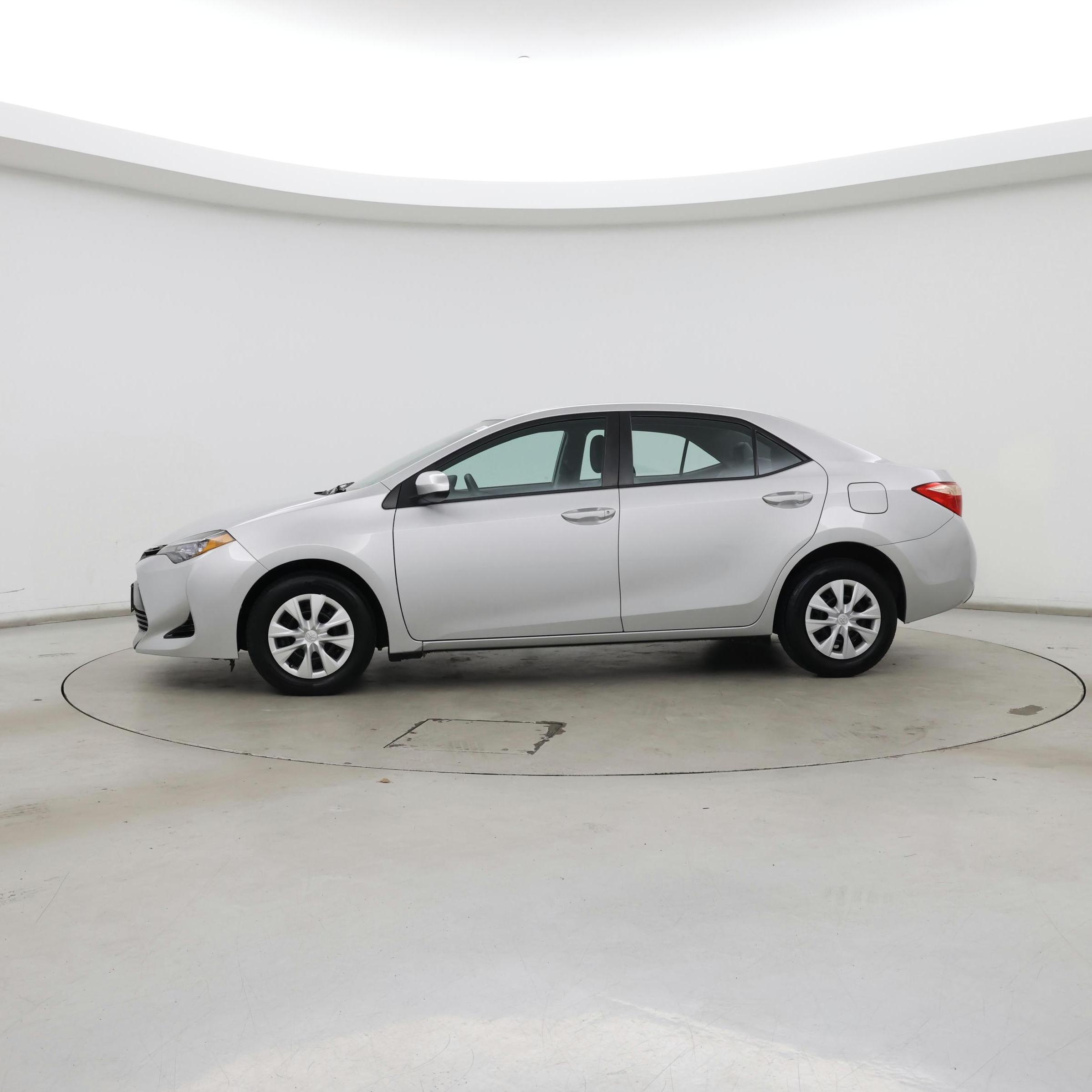 Thumbnail: 2017 Toyota Corolla - 3