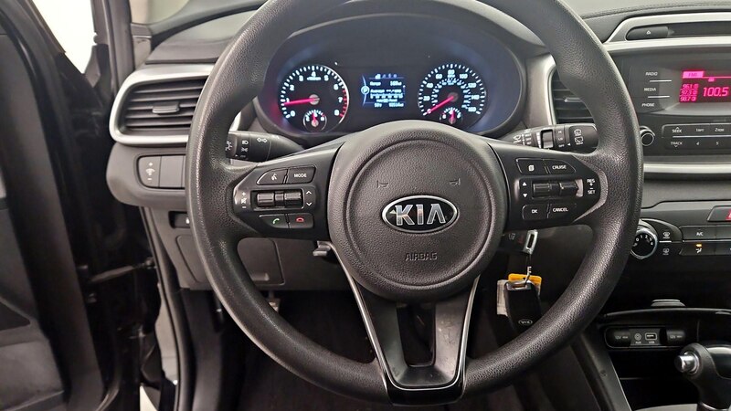 2016 Kia Sorento LX 10