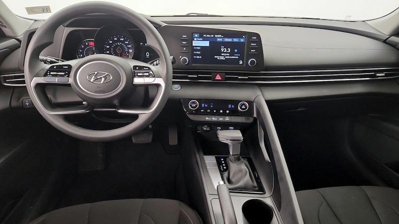 2022 Hyundai Elantra SEL 9