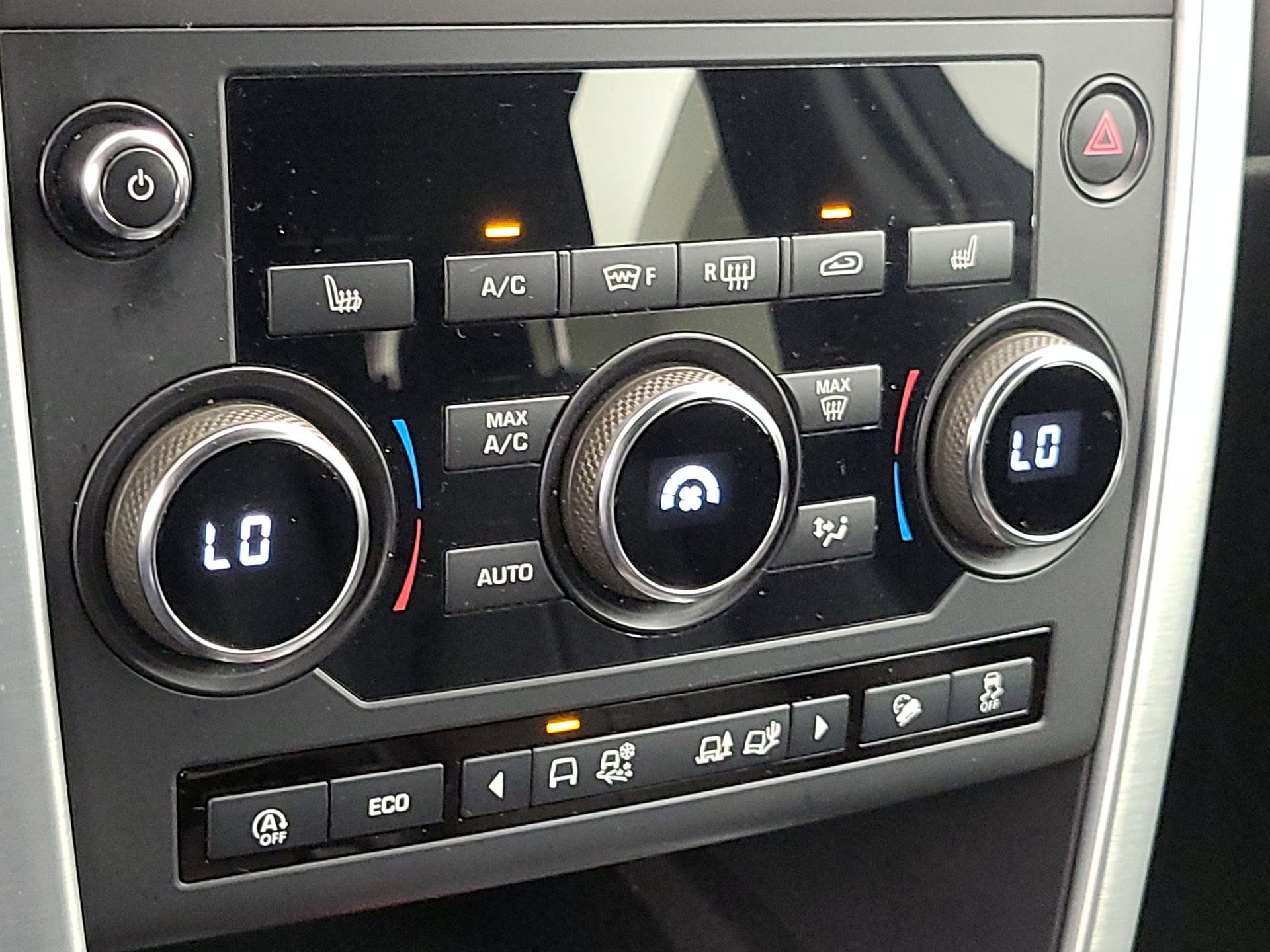 Thumbnail: 2019 Land Rover Discovery Sport - 17