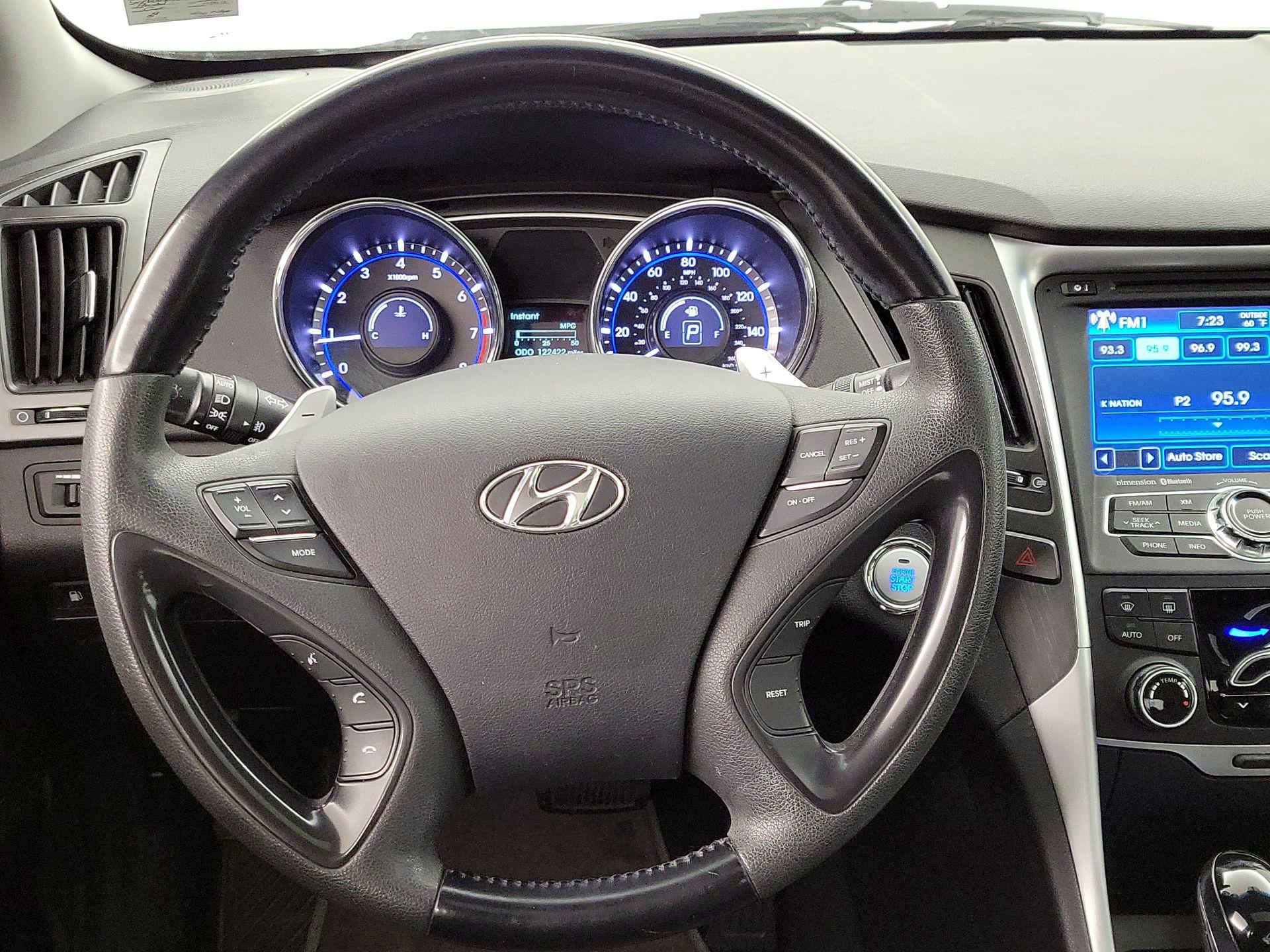 Thumbnail: 2013 Hyundai Sonata - 10