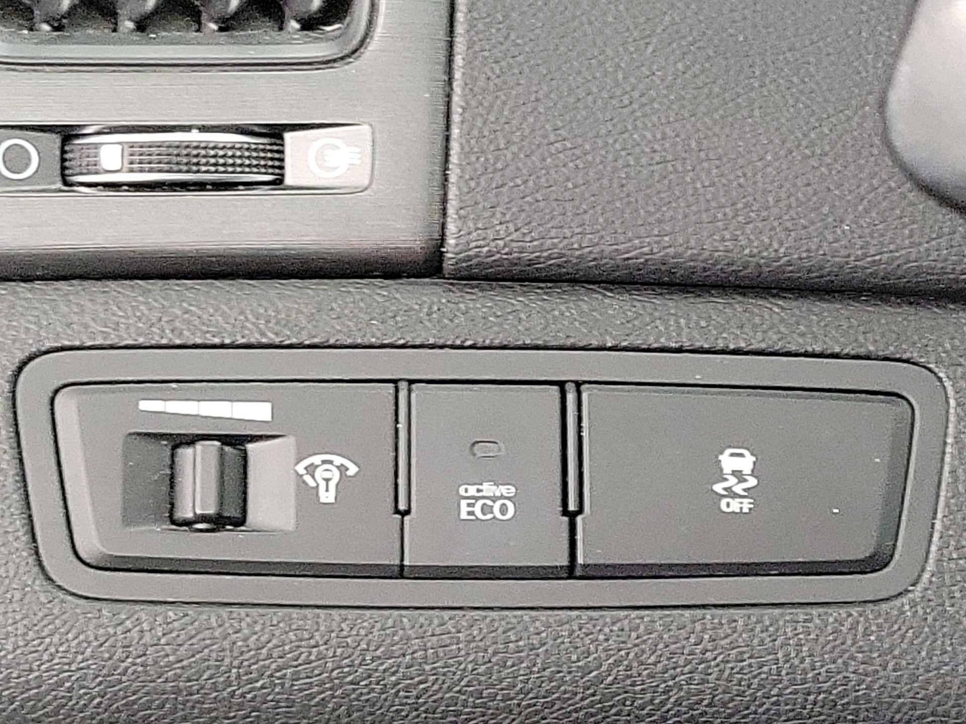 Thumbnail: 2013 Hyundai Sonata - 13