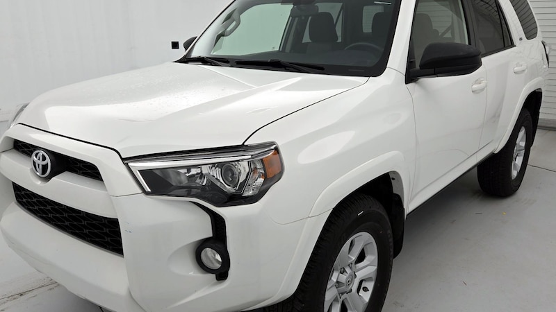 2018 Toyota 4Runner SR5 Hero Image