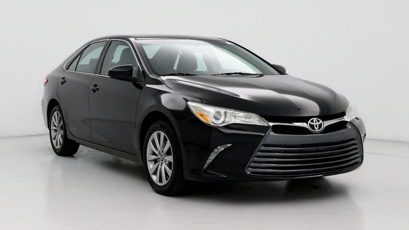 2016 Toyota Camry XLE Hero Image