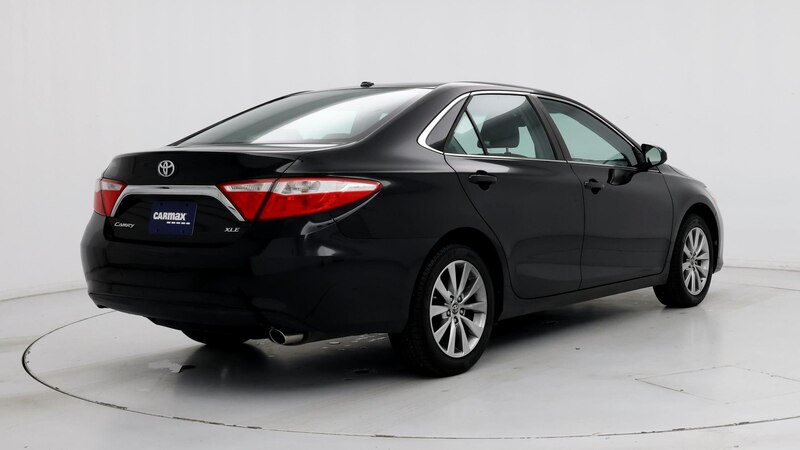 2016 Toyota Camry XLE 8