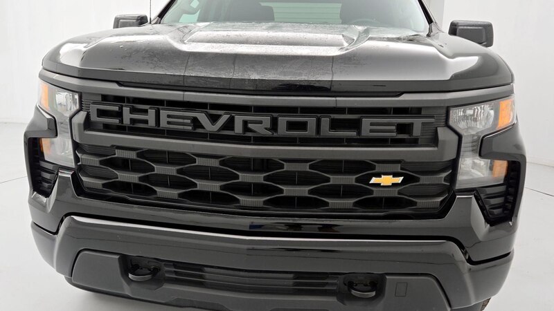 2022 Chevrolet Silverado 1500 Custom 2