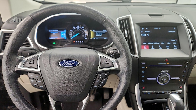 2016 Ford Edge Titanium 10