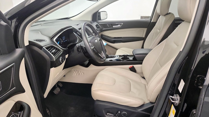 2016 Ford Edge Titanium 11