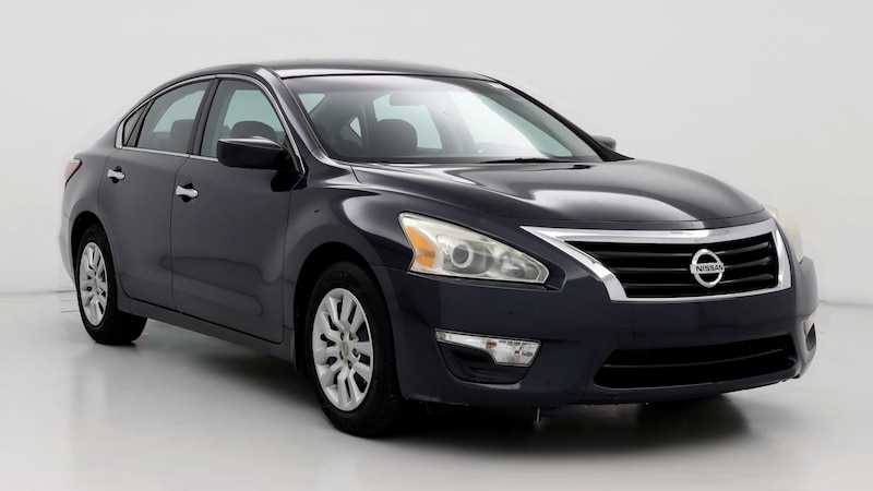 2014 Nissan Altima S Hero Image