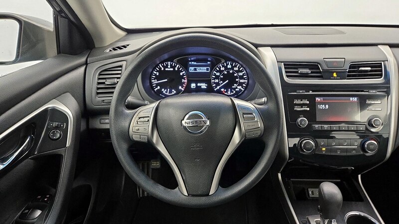 2014 Nissan Altima S 10