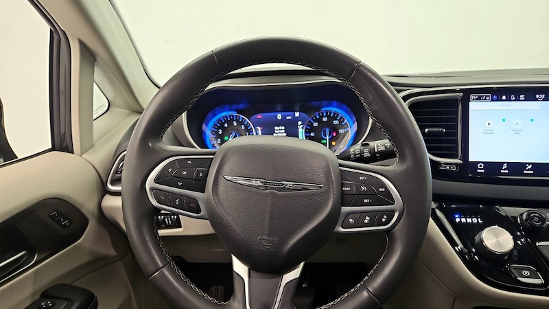 2022 Chrysler Pacifica Touring L 10