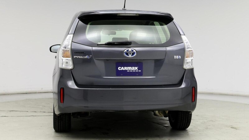 2013 Toyota Prius v Two 6