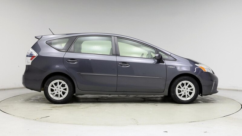 2013 Toyota Prius v Two 7