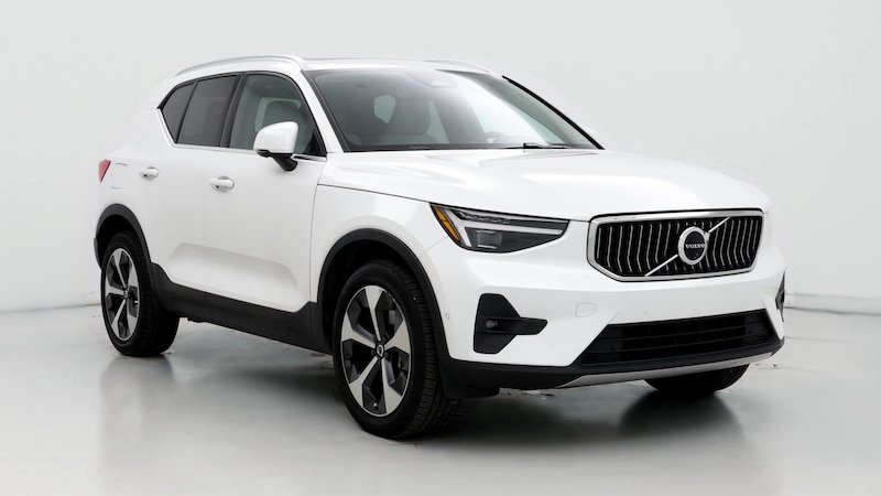 2024 Volvo XC40 B5 Plus Hero Image