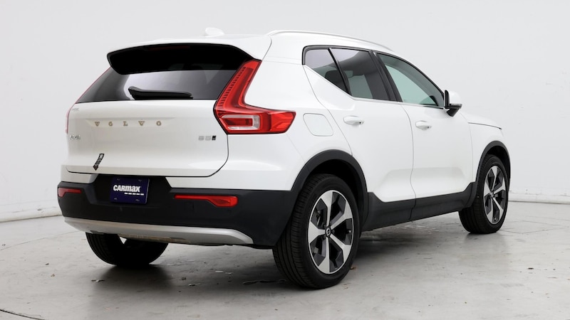 2024 Volvo XC40 B5 Plus 8