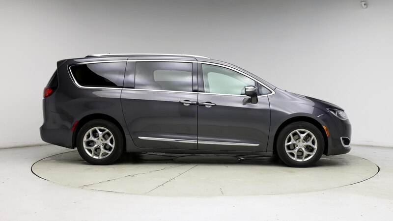 2017 Chrysler Pacifica Limited 7