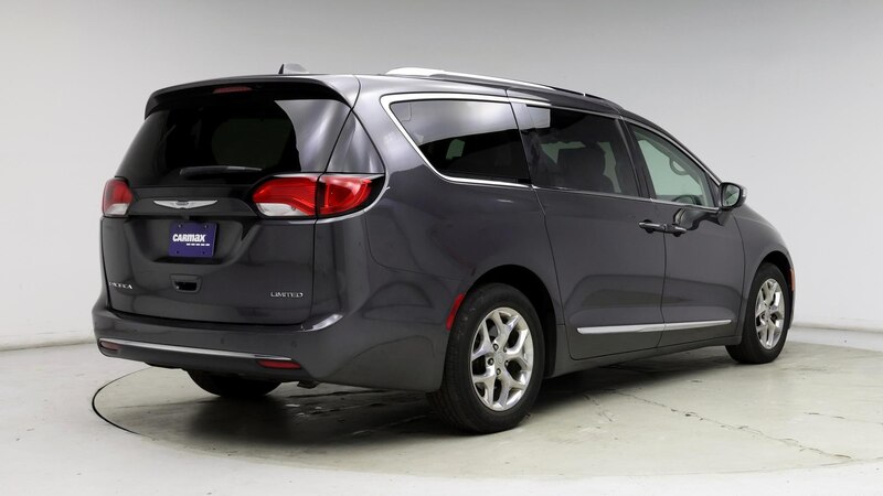 2017 Chrysler Pacifica Limited 8