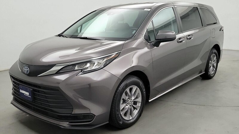 2023 Toyota Sienna LE 3