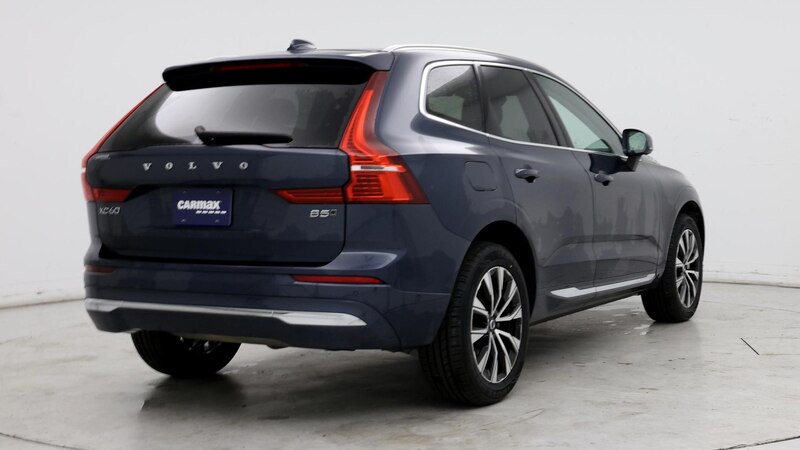 2023 Volvo XC60 B5 Plus 8