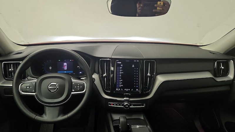 2023 Volvo XC60 B5 Core 9