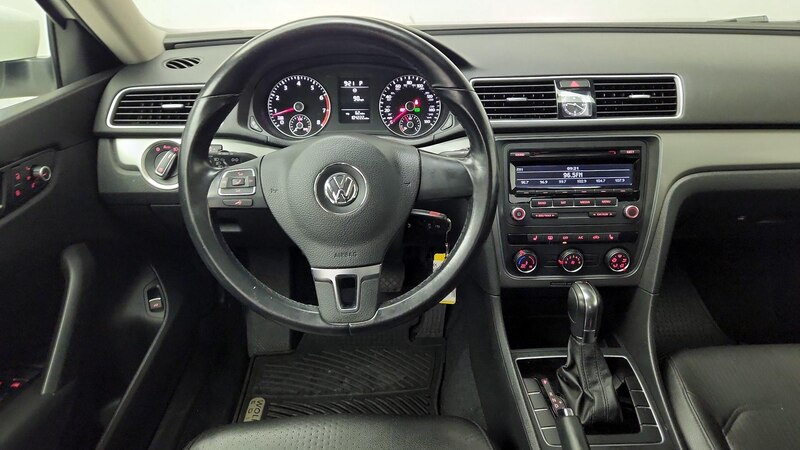 2014 Volkswagen Passat Wolfsburg Edition 10