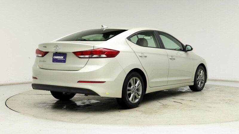 2017 Hyundai Elantra SE 8