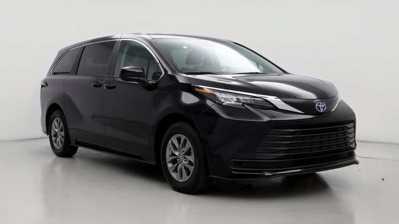 2024 Toyota Sienna LE Hero Image