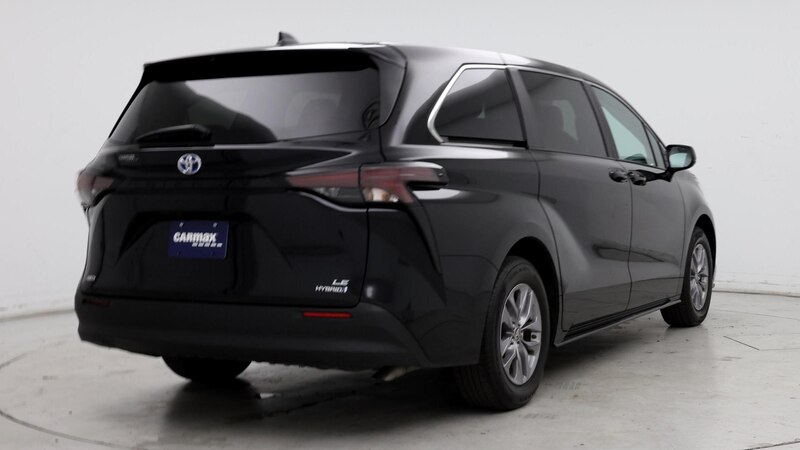 2024 Toyota Sienna LE 8