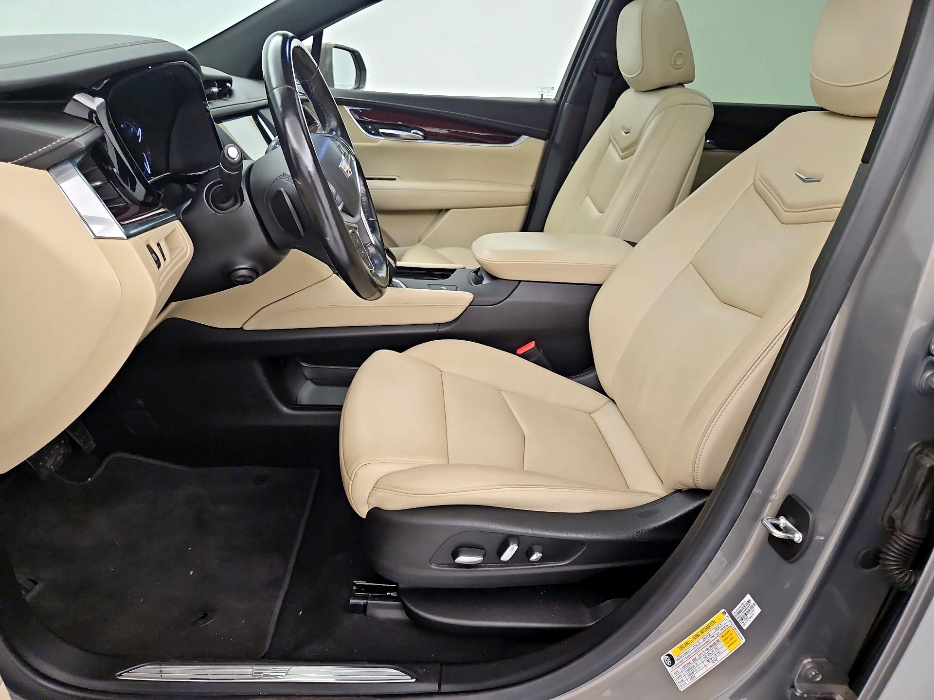 Thumbnail: 2019 Cadillac XT5 - 11