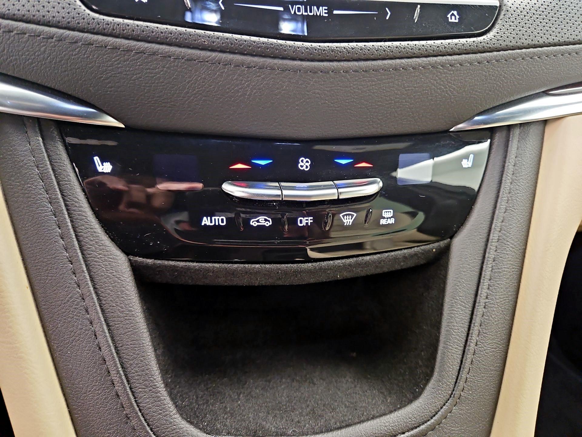 Thumbnail: 2019 Cadillac XT5 - 17
