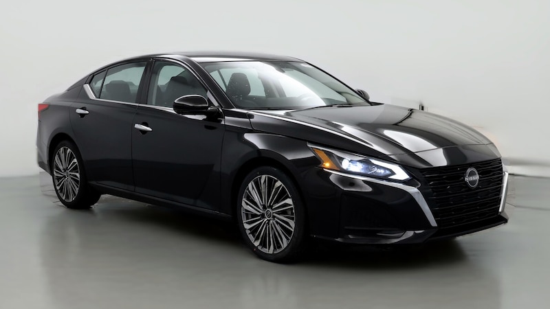 2023 Nissan Altima SL Hero Image