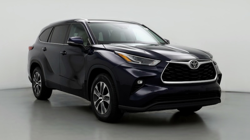 2022 Toyota Highlander XLE Hero Image