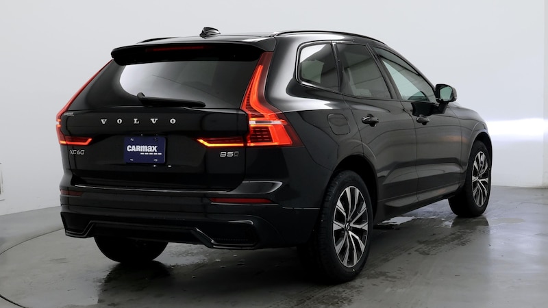 2023 Volvo XC60 B5 Plus 8