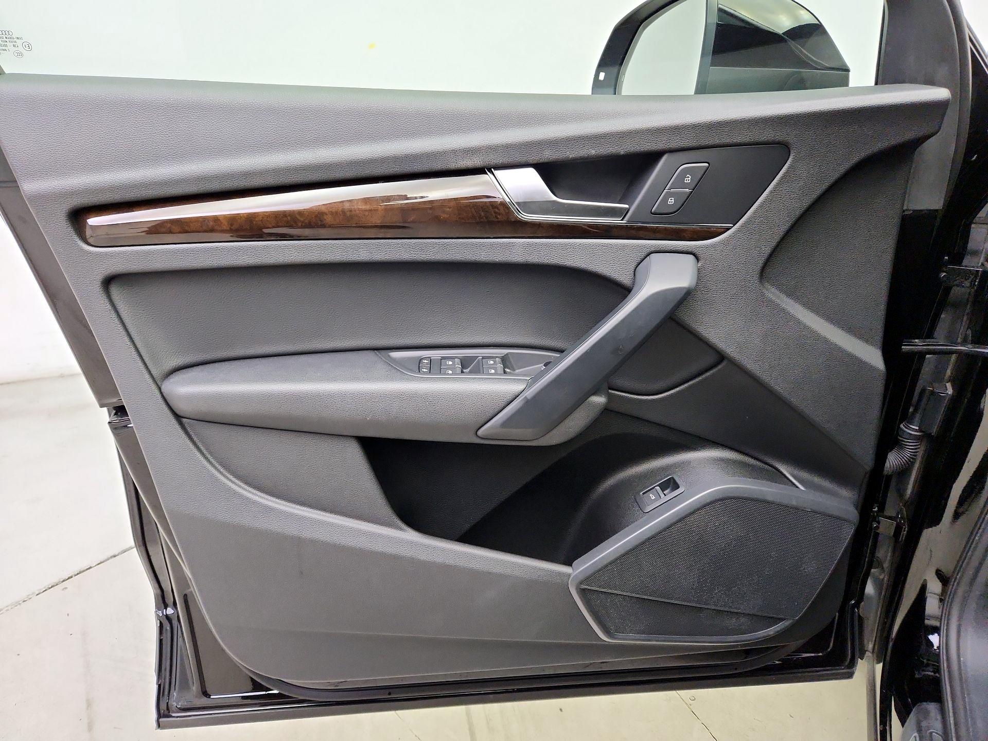 Thumbnail: 2019 Audi Q5 - 12