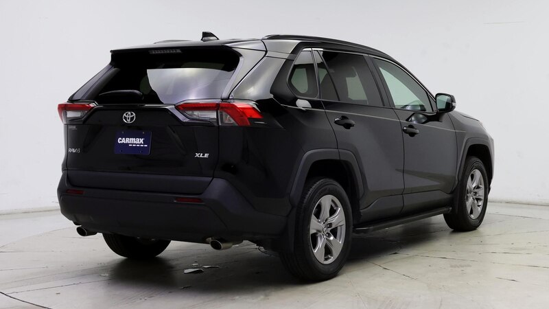 2022 Toyota RAV4 XLE 8