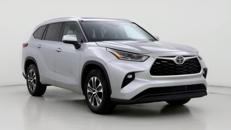 2021 Toyota Highlander XLE Hero Image