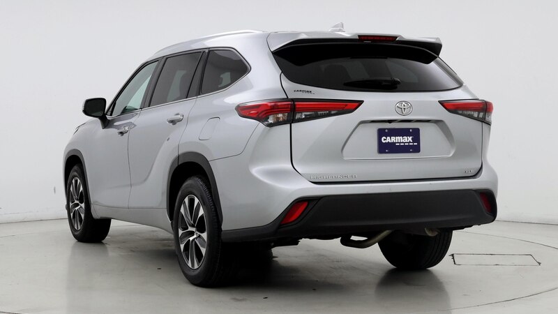 2021 Toyota Highlander XLE 2