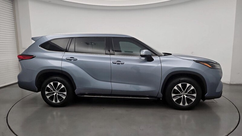 2022 Toyota Highlander XLE 4