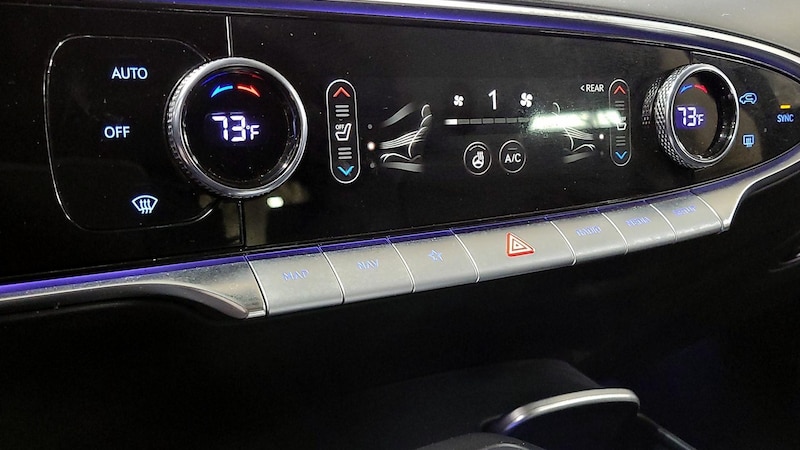 2022 Genesis GV70  14