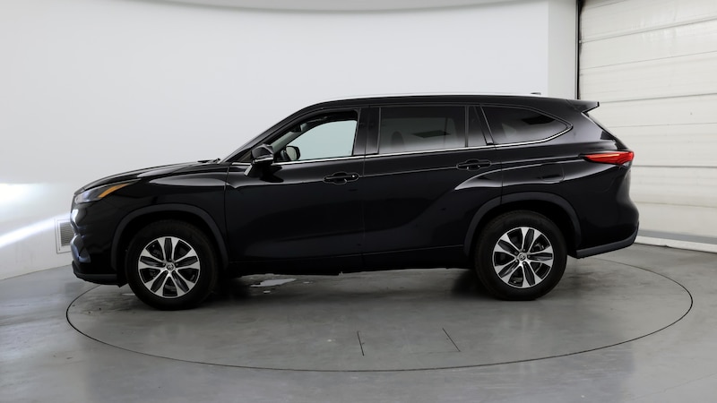 2022 Toyota Highlander XLE 3