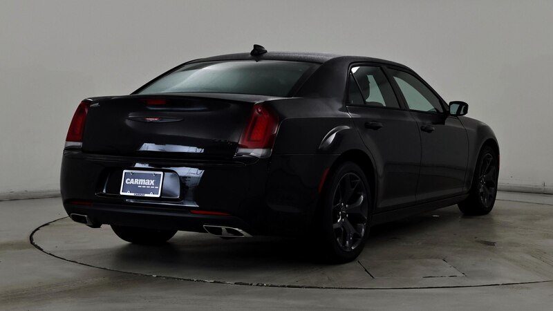 2023 Chrysler 300 S 8