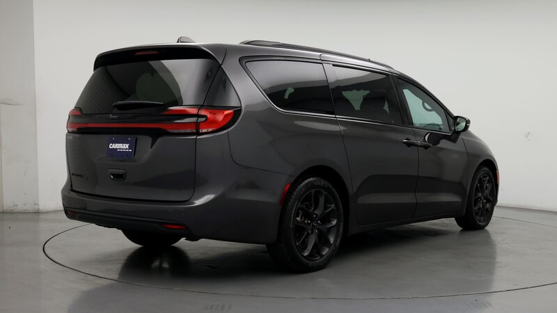 2021 Chrysler Pacifica Touring 8