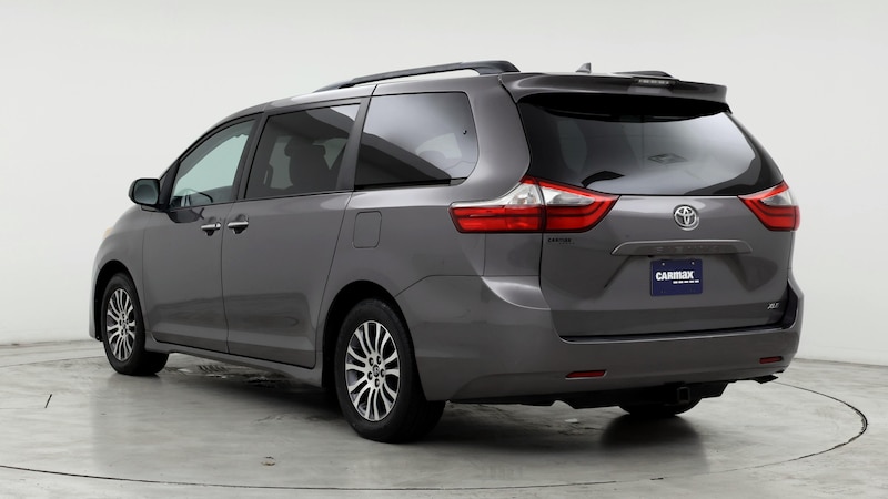 2020 Toyota Sienna XLE 2